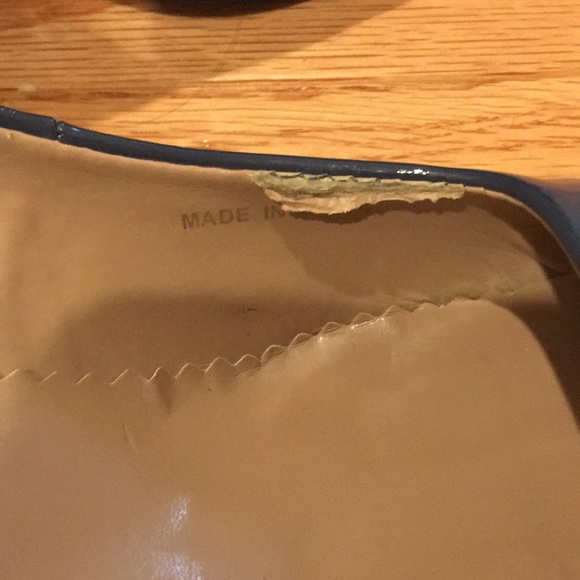 TAHARI  HEELS - Picture 5 of 8